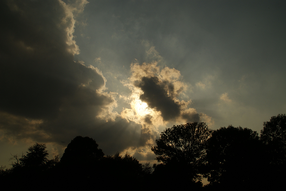 Sonne und Wolken