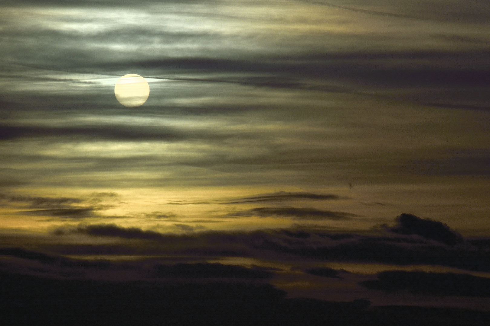 Sonne und Wolken