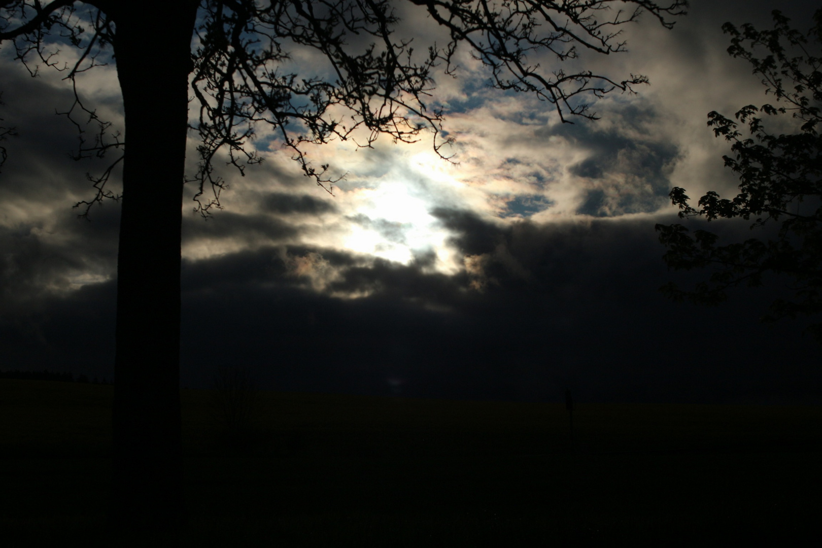 Sonne und Wolken im Zusammenspiel