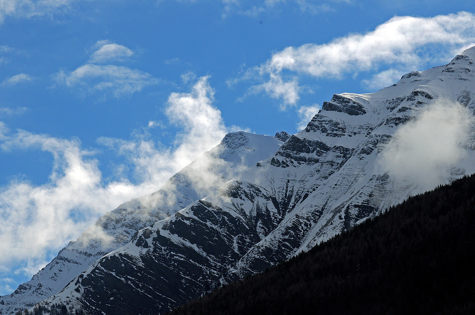 Sonne- und Wolkenspiel