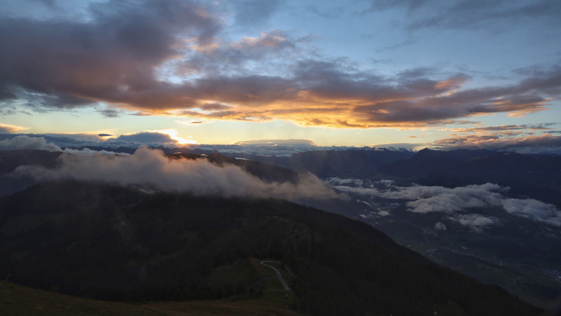 Sonne unter Wolken