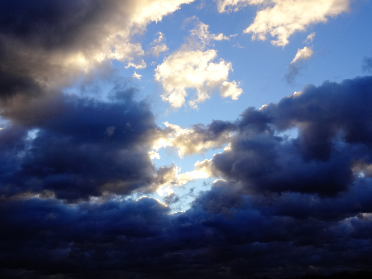 Sonne vertreibt die Wolken