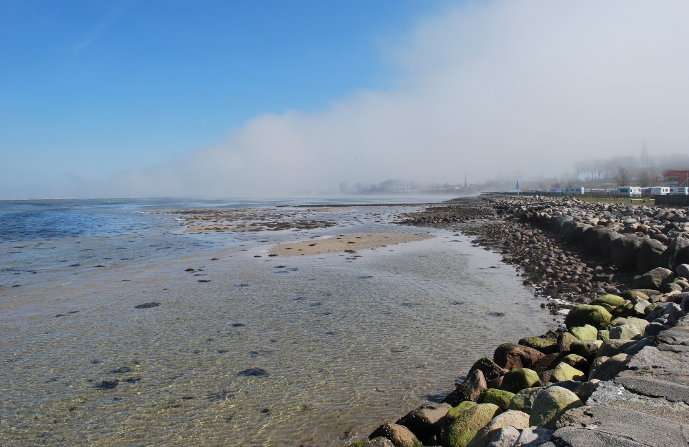 Sonne vertreibt Nebel