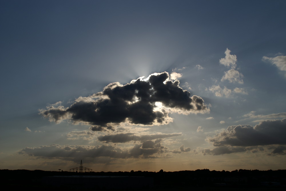 Sonne vs. Wolke