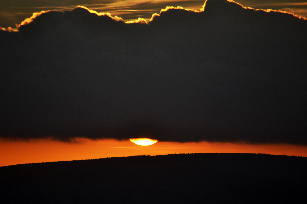 Sonne vs. Wolken