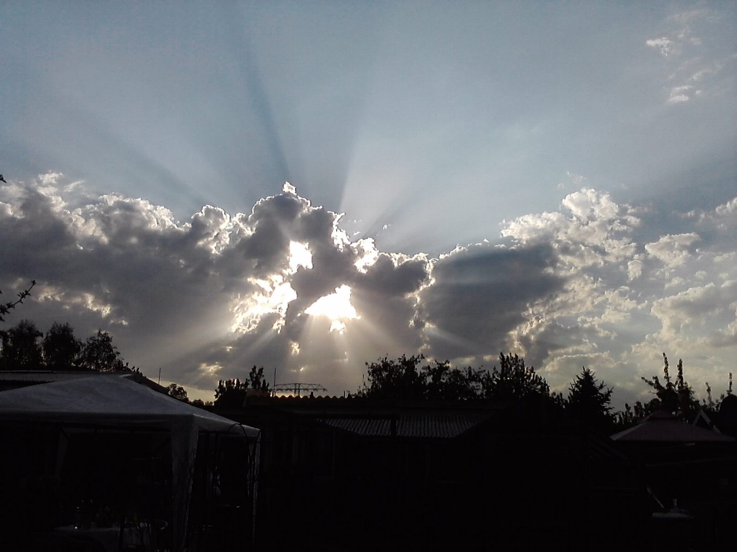 Sonne- Wolken-Spiel