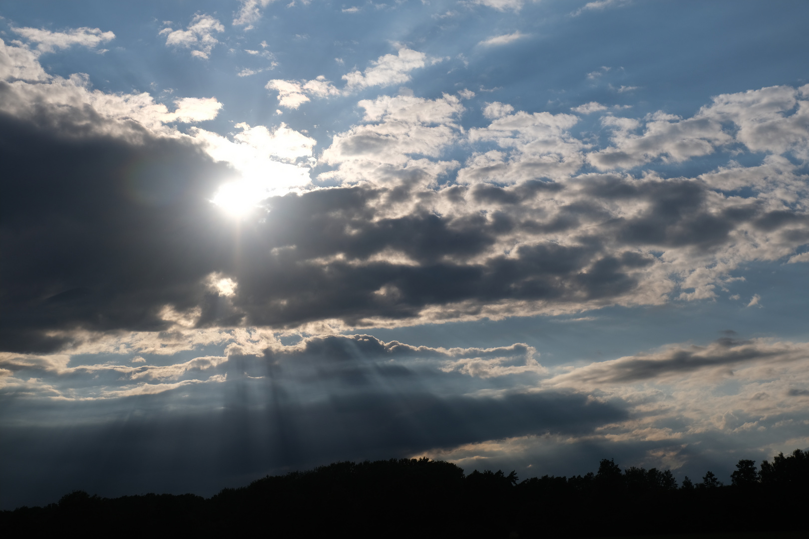 Sonne - Wolken-Spiel