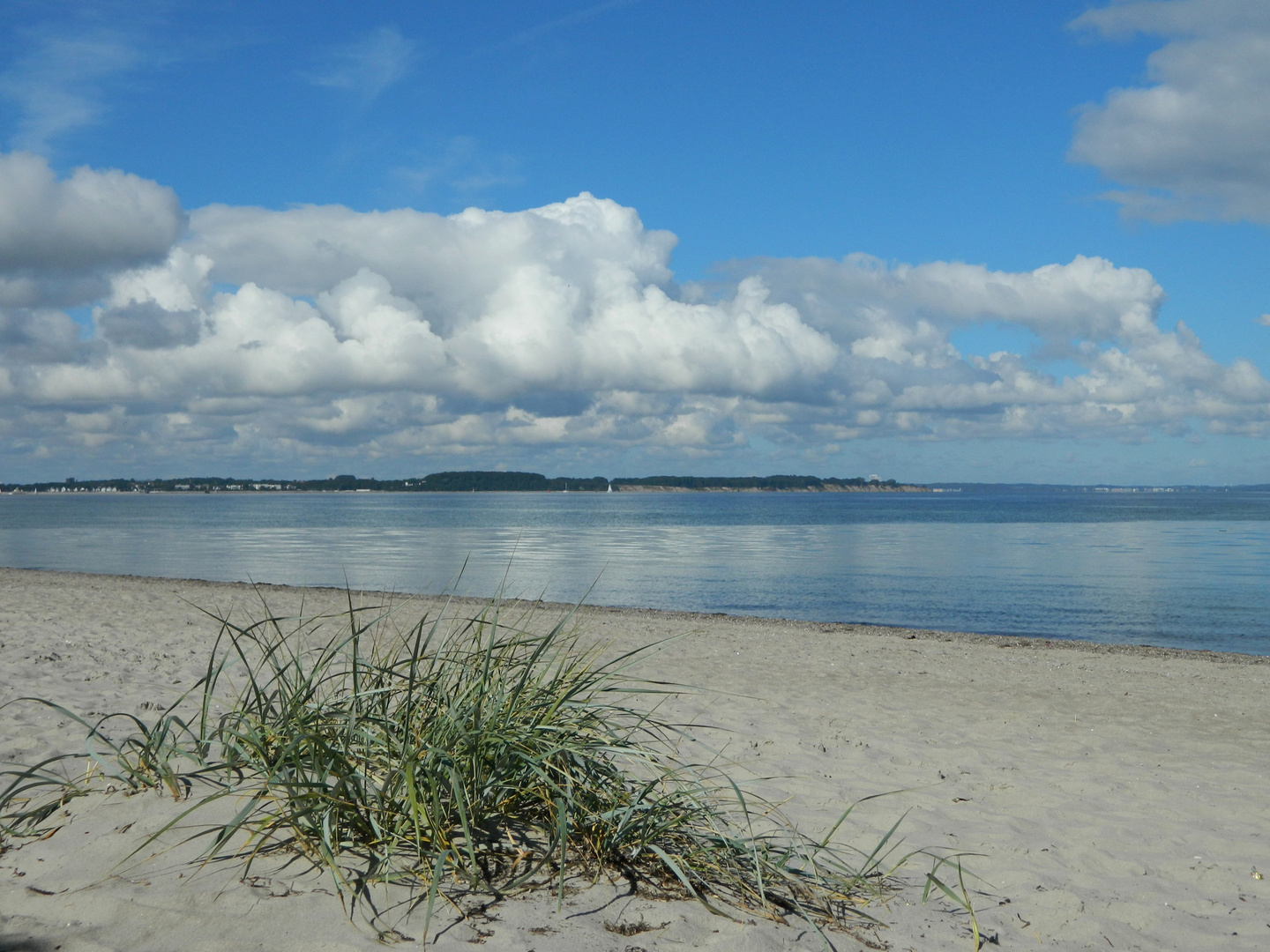 Sonne, Wolken, Strand und Meer ...