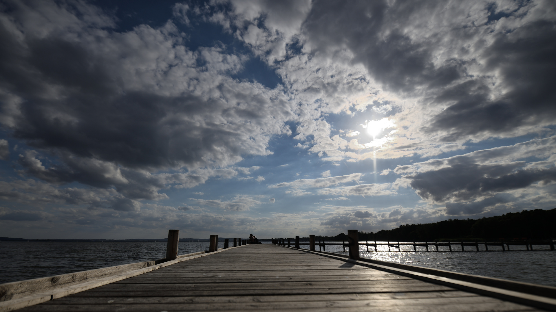 Sonne, Wolken und Meer