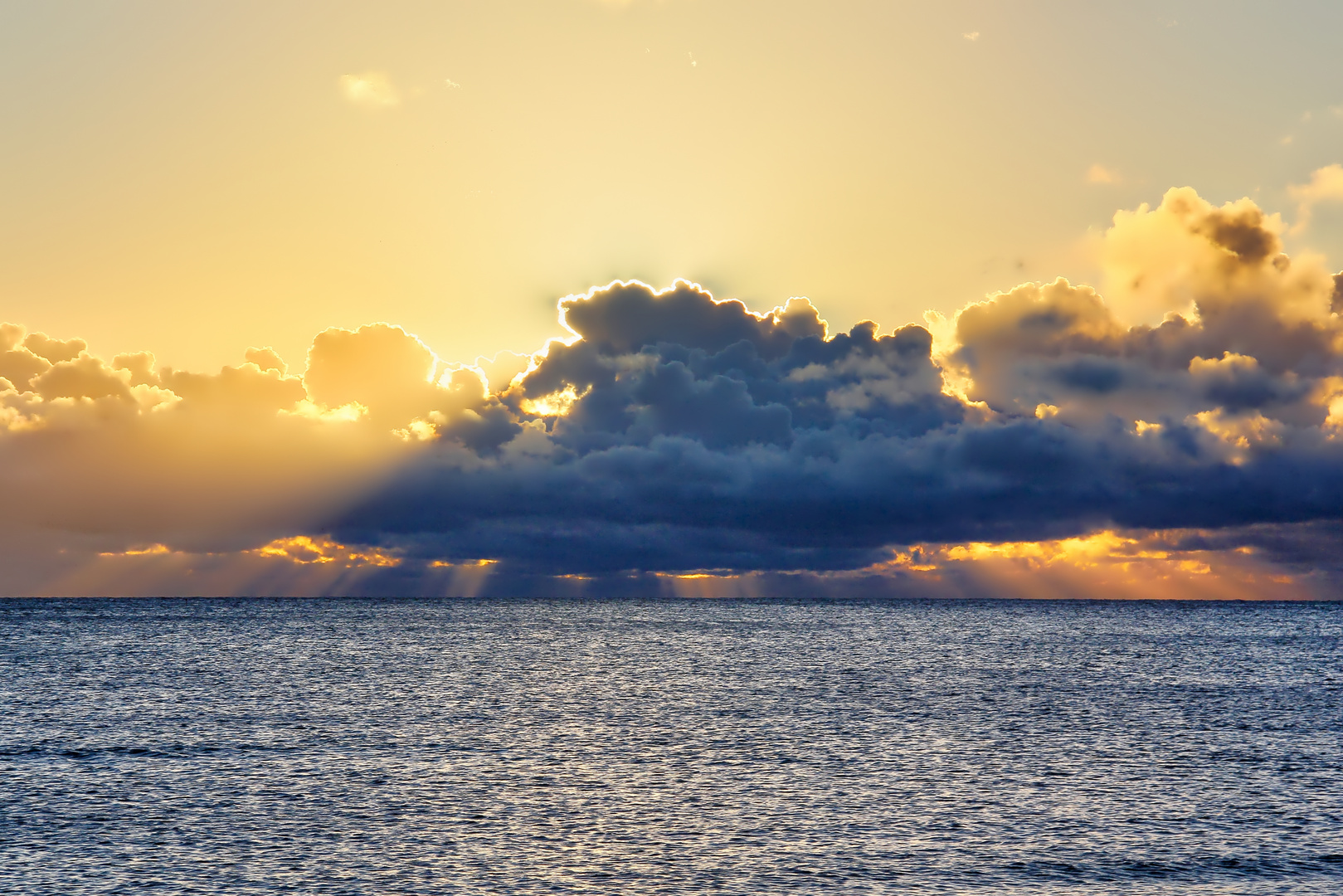 Sonne, Wolken und Meer  -  sun, clouds and sea