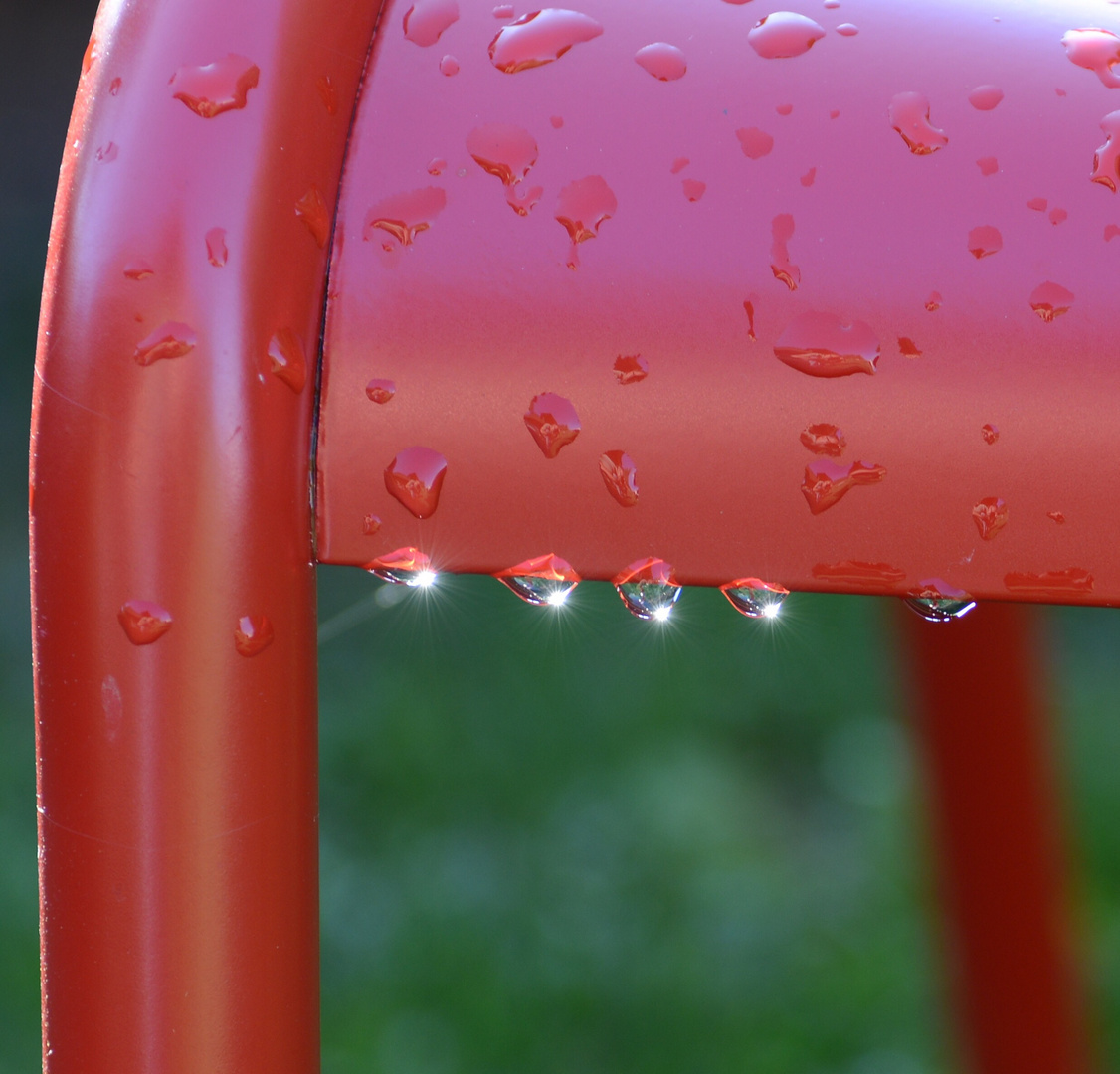 Sonne(n) in Wassertropfen