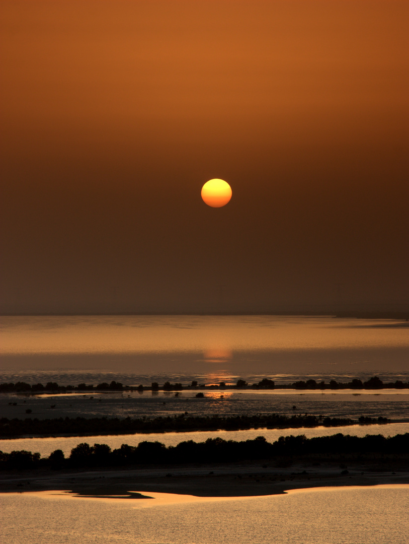 Sonnen untergang in Abu Dhabi