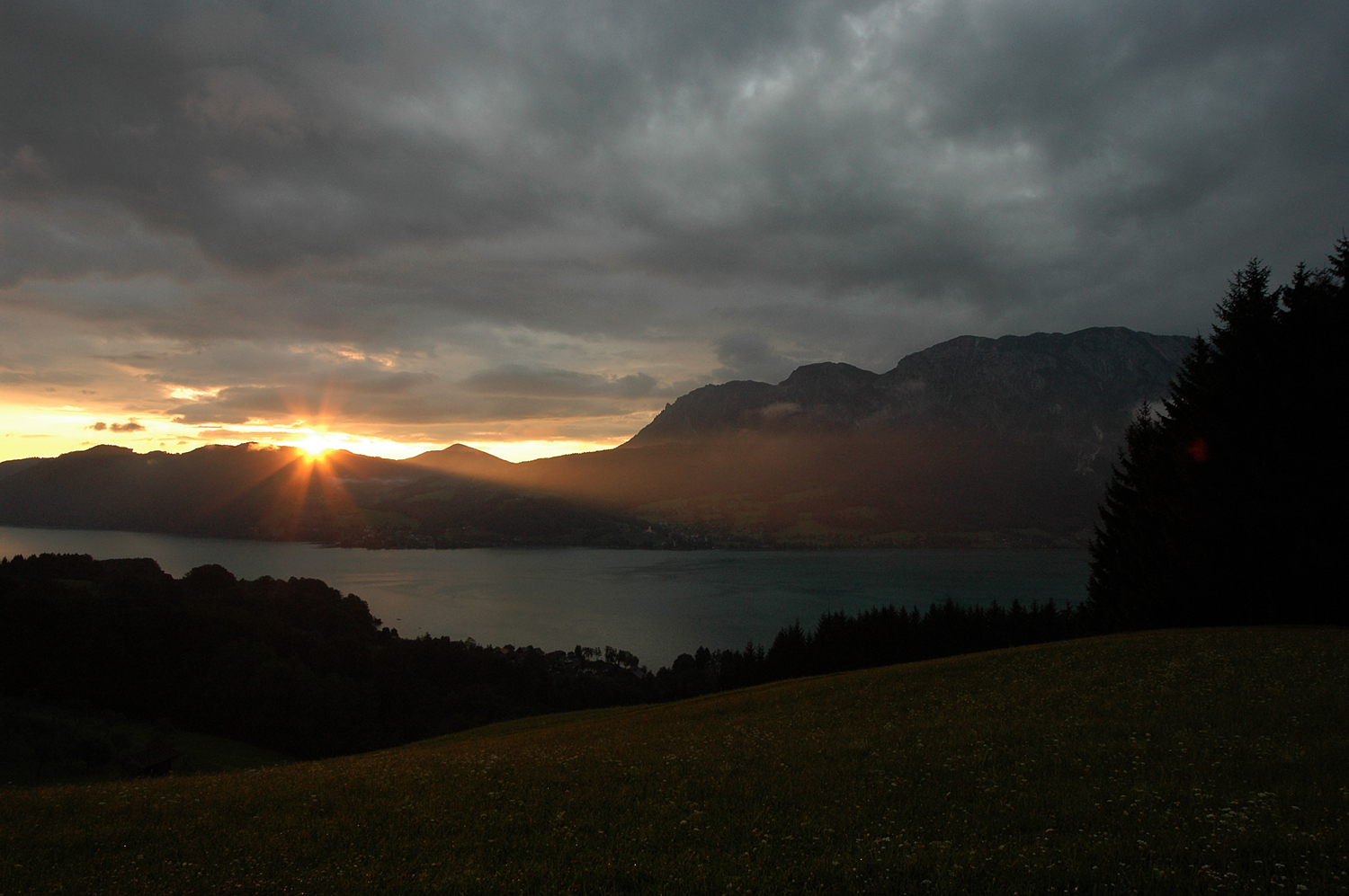 Sonnenaufgang am Attersee