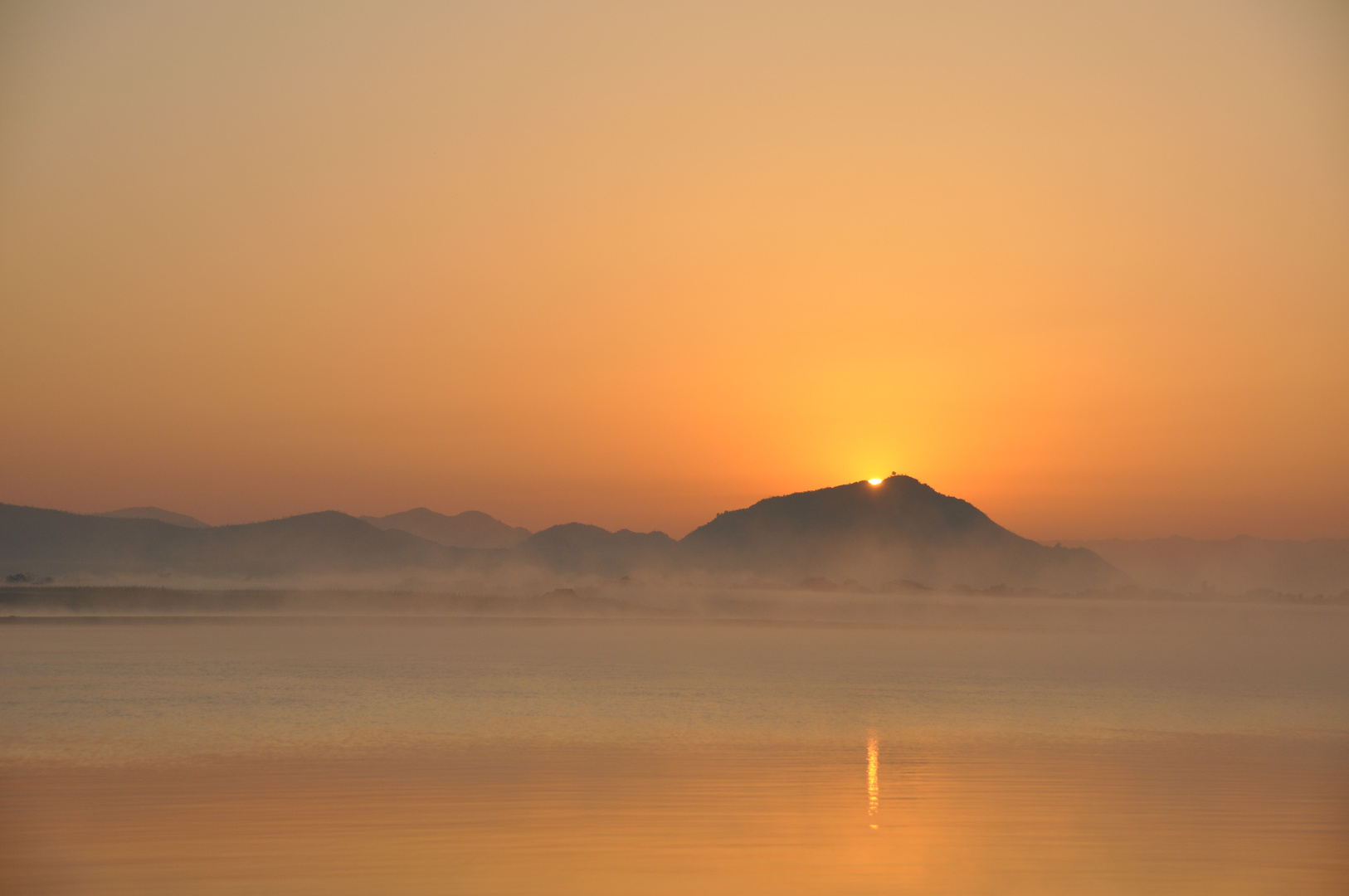 Sonnenaufgang am Ayeyarwady 3