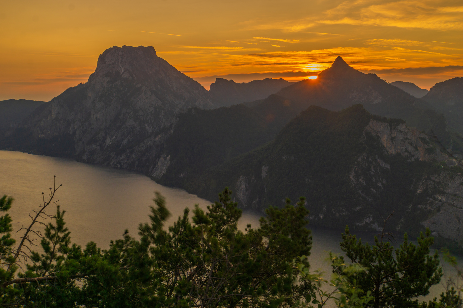 Sonnenaufgang am Berg