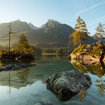 Sonnenaufgang am Bergsee