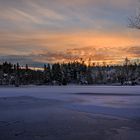 Sonnenaufgang am Bergsee