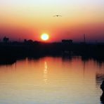 Sonnenaufgang am Binnenhafen Duisburg