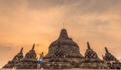 Sonnenaufgang am Borobudur II