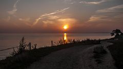 Sonnenaufgang am Brodtener Ufer VIII - Ausblick vom Wanderweg oberhalb der Küste