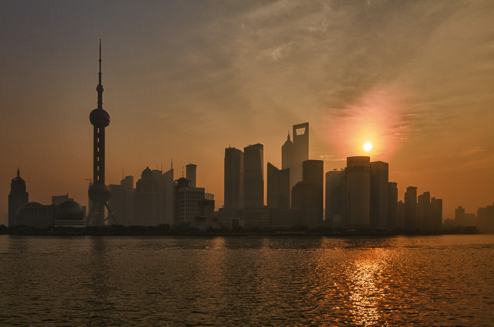 Sonnenaufgang am Bund (HDR)