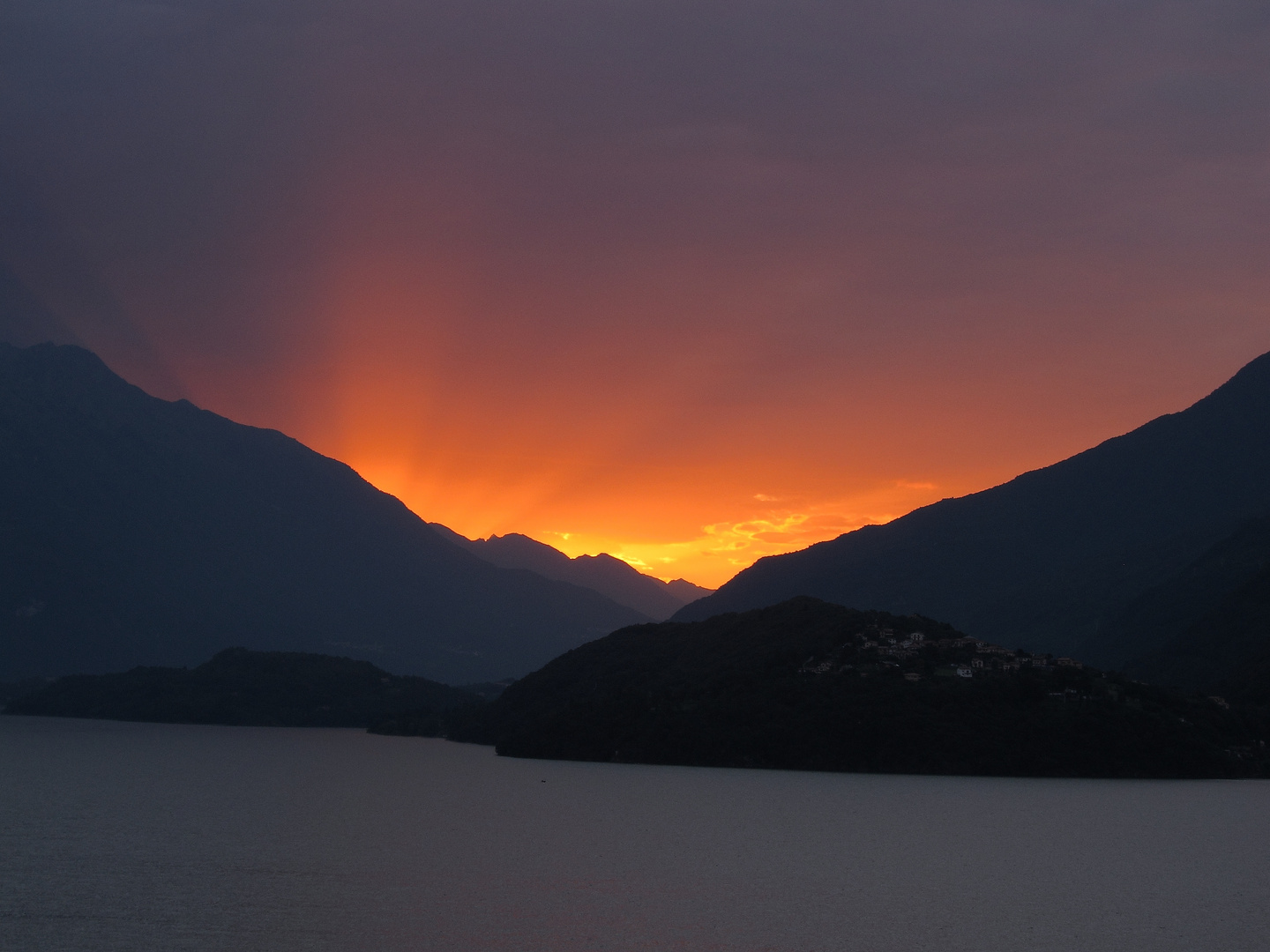 Sonnenaufgang am Comer See