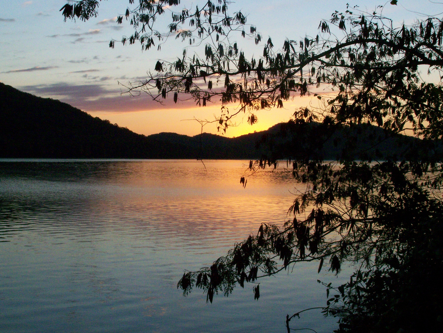 Sonnenaufgang am Cordell Hull-Stausee