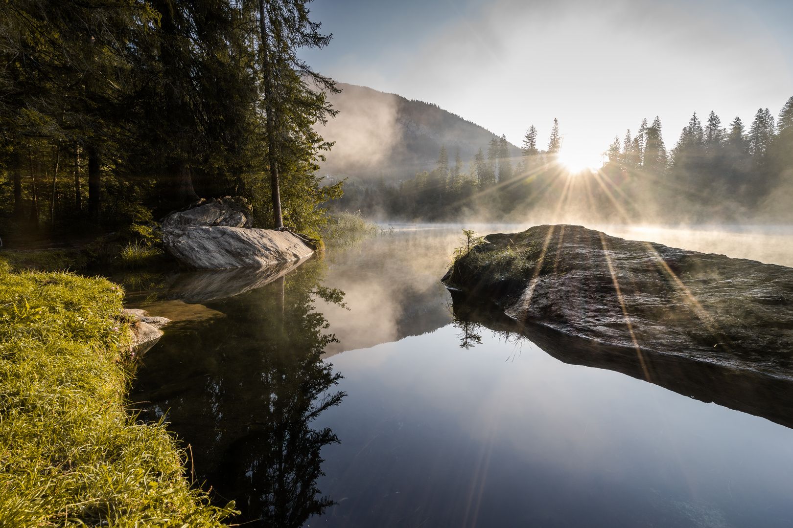 Sonnenaufgang am Crestasee-Flims-Graubünden-Schweiz