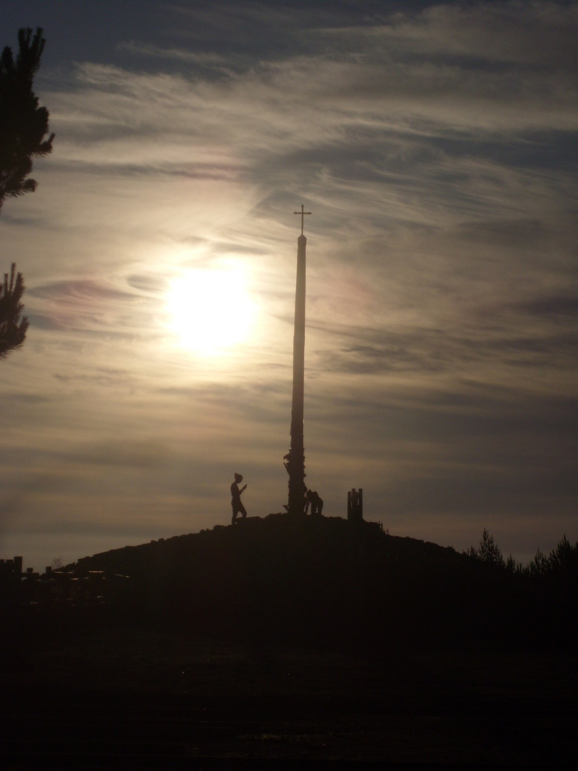 Sonnenaufgang am Cruz de Ferro, Espania