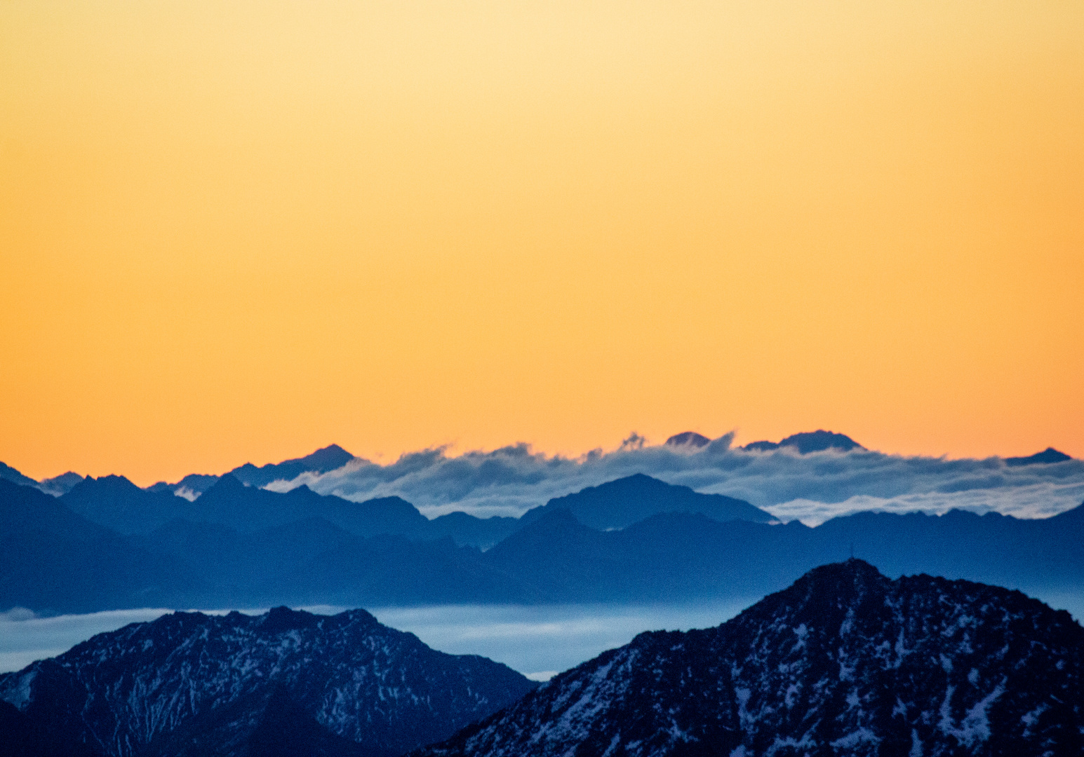 Sonnenaufgang am Dach Tirols