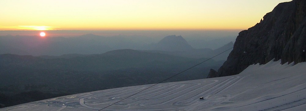 Sonnenaufgang am Dachstein-Gletscher