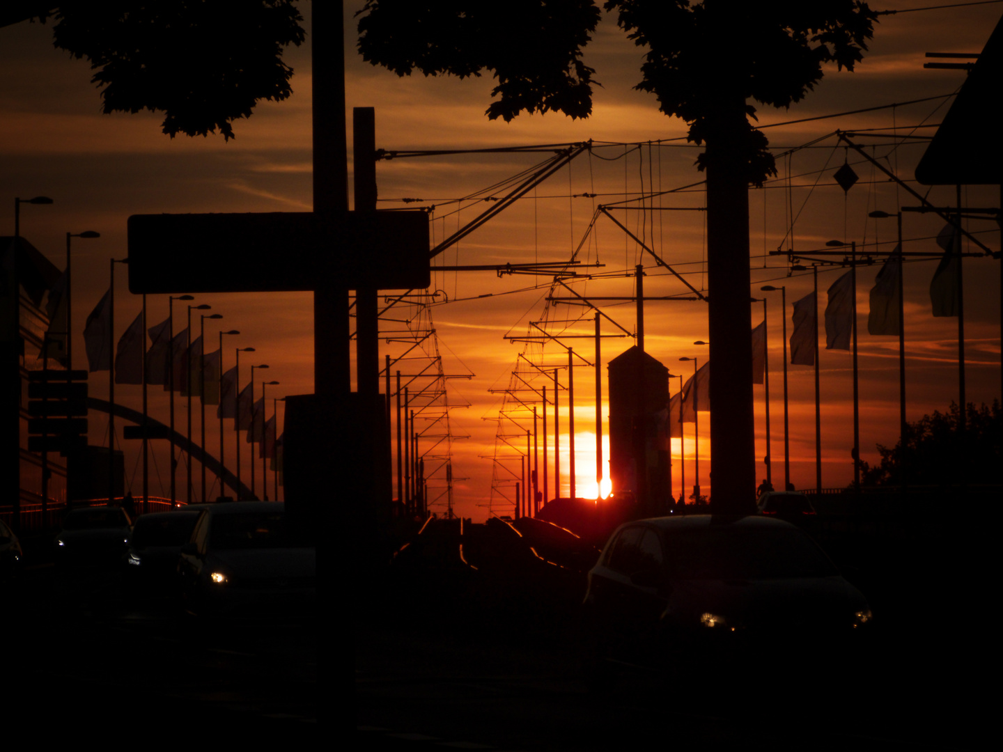 Sonnenaufgang am Deutzer Brücke