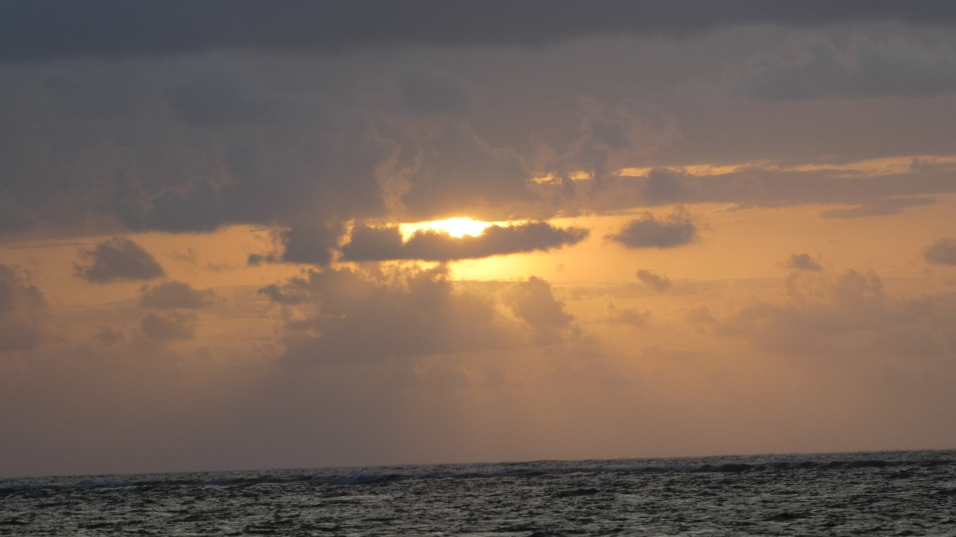 Sonnenaufgang am Diani Beach/Kenia 