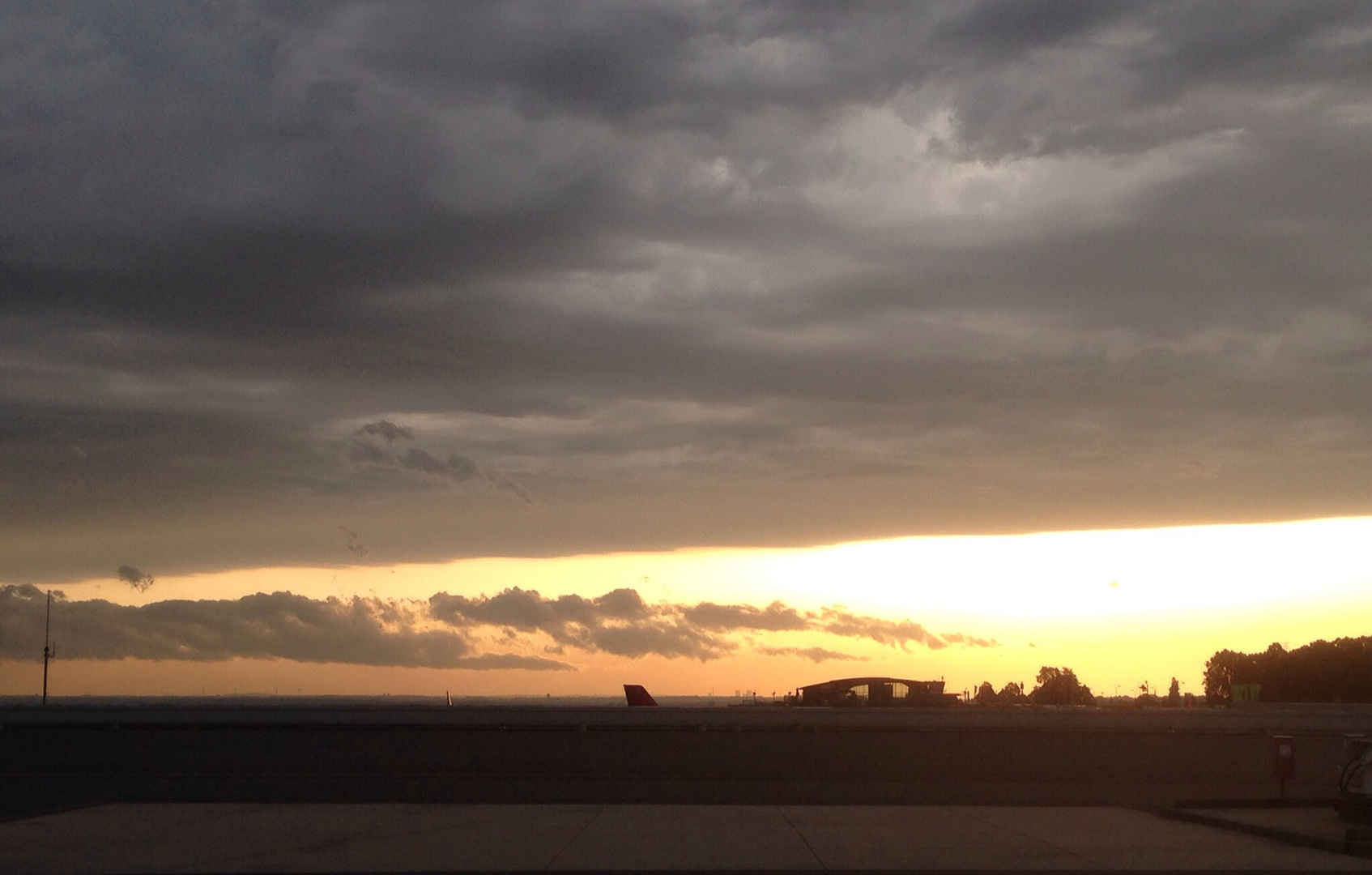 Sonnenaufgang am Dortmunder Airport...