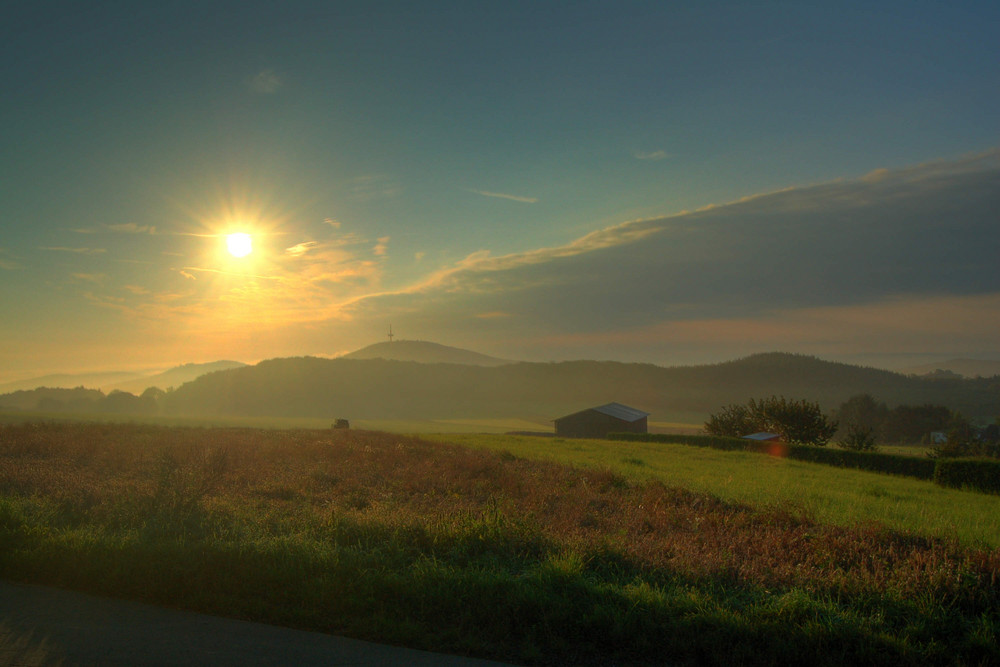 Sonnenaufgang am Dünsberg