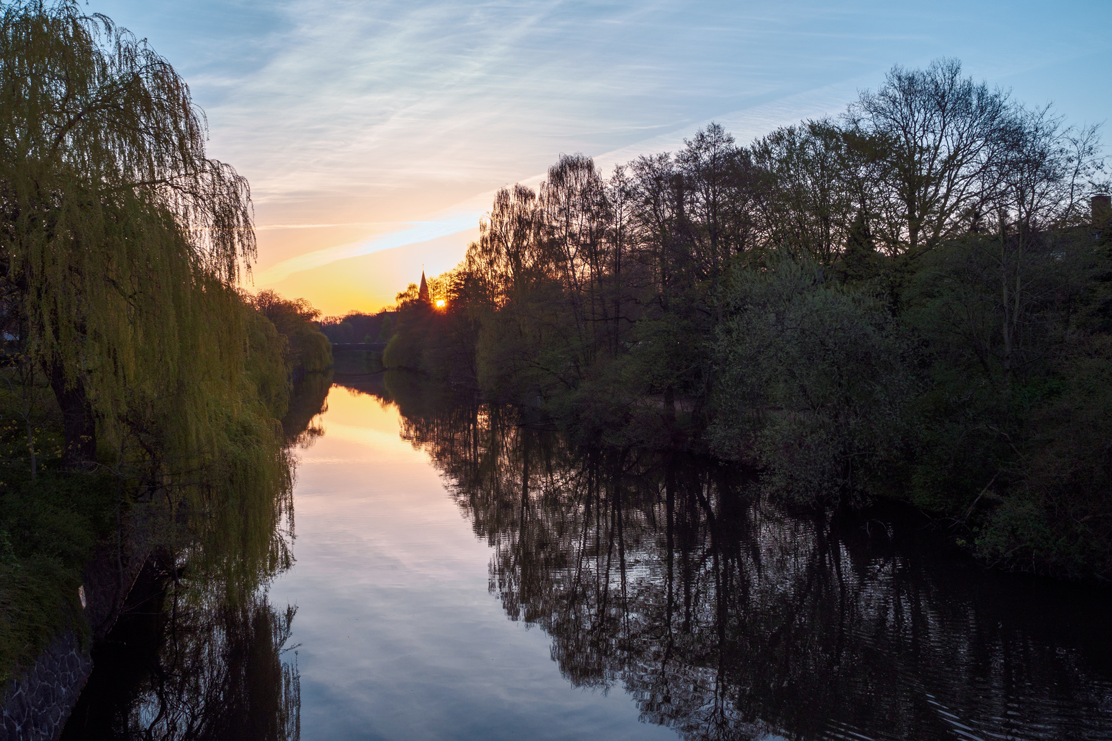 Sonnenaufgang am Eilbekkanal