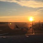 Sonnenaufgang am Flughafen