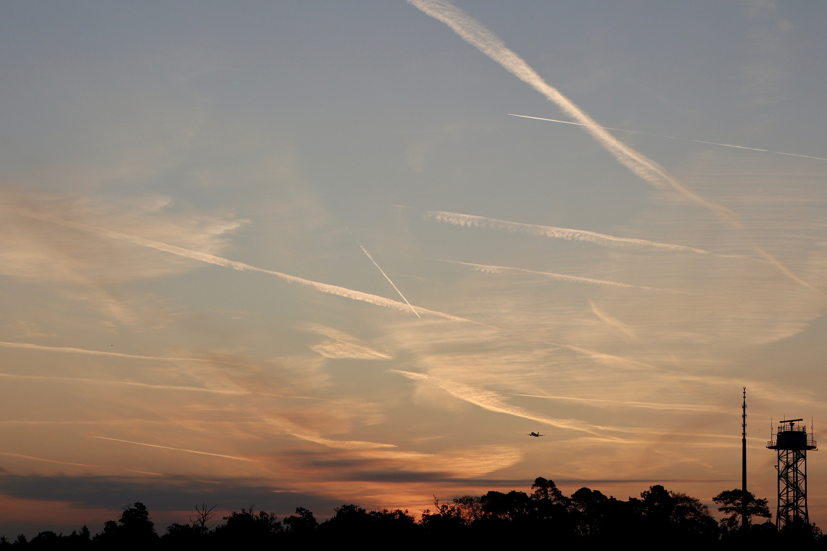 Sonnenaufgang am Frankfurter Flughafen