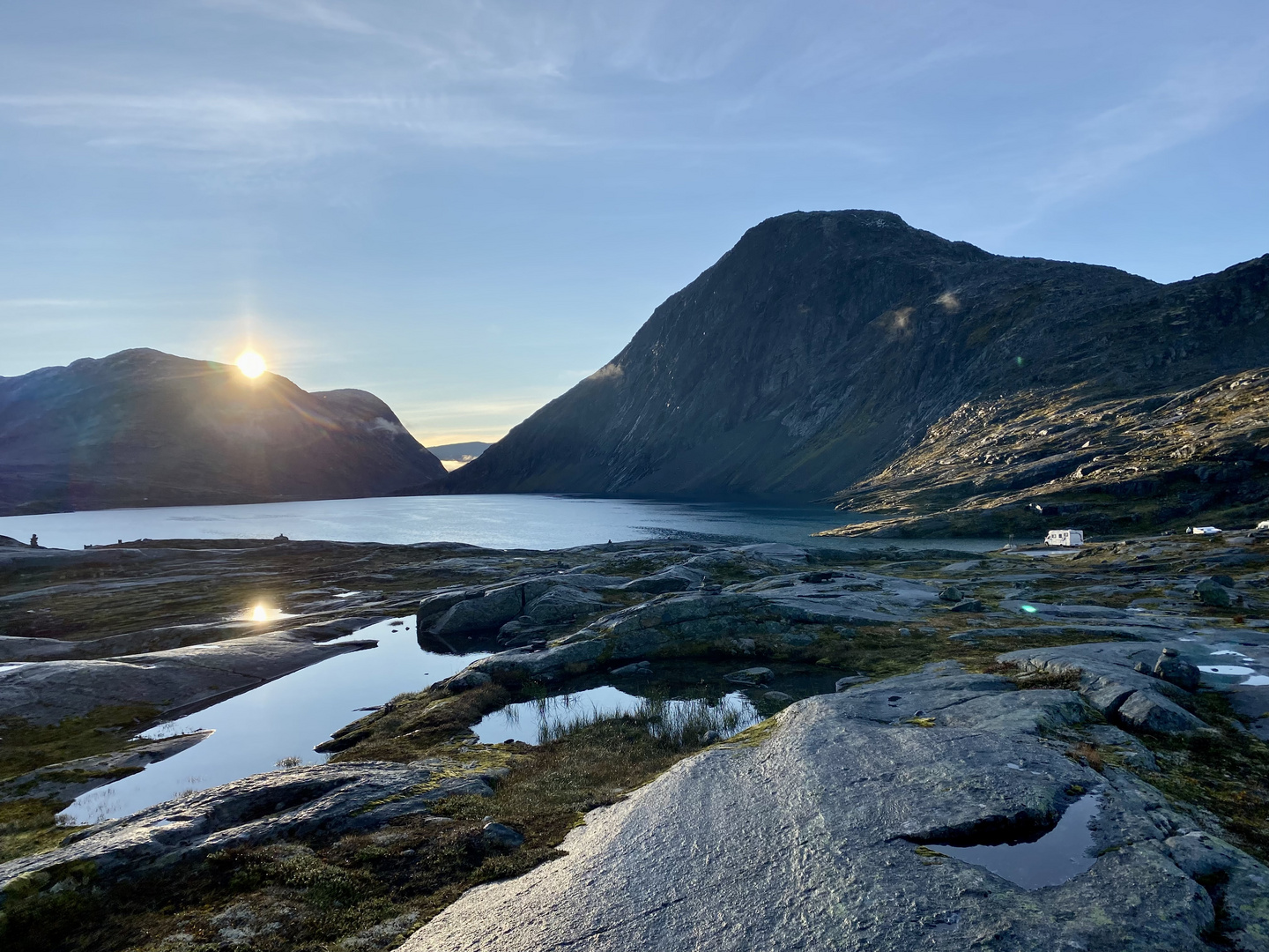 Sonnenaufgang am Fuße des Dalsnibba 