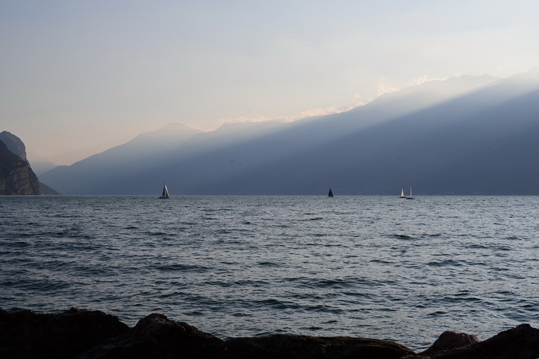 sonnenaufgang am gardasee