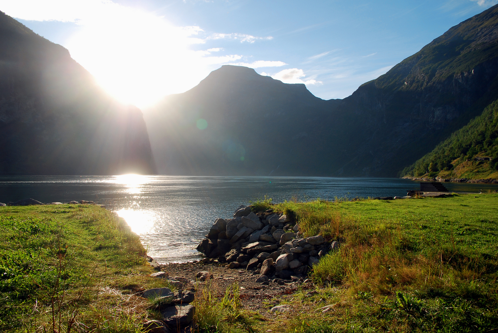 Sonnenaufgang am Geirangerfjord