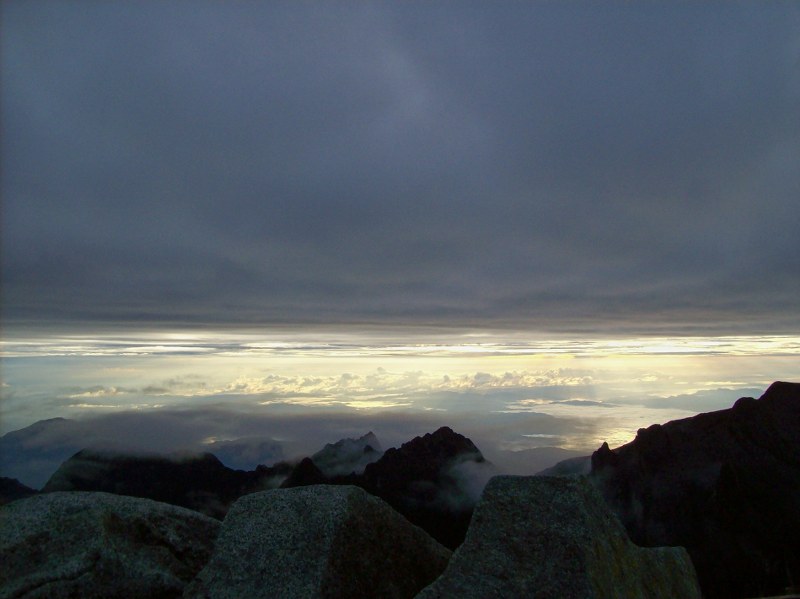 Sonnenaufgang am Gipfel