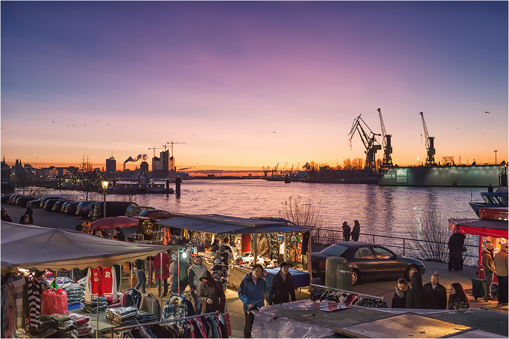 Sonnenaufgang am Hafen