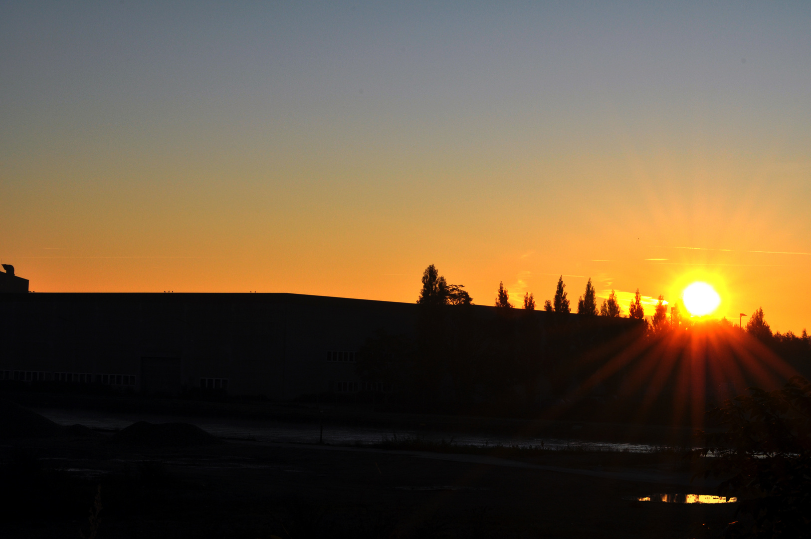 Sonnenaufgang am Hafen