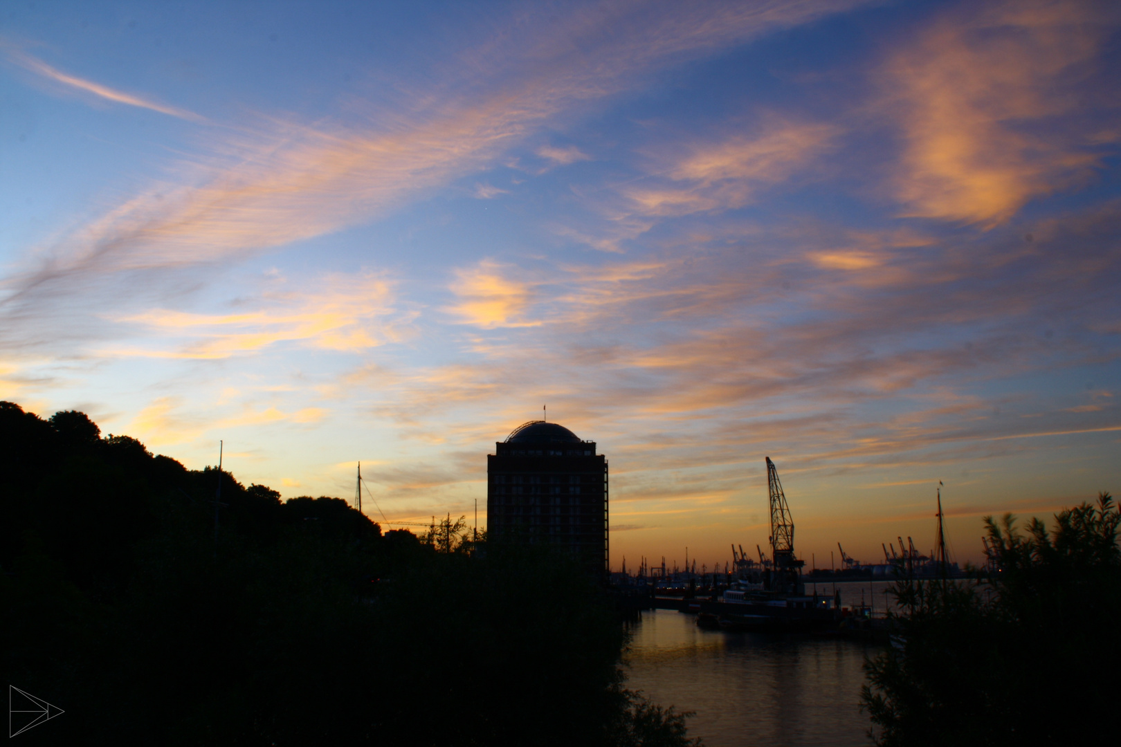 Sonnenaufgang am Hafen