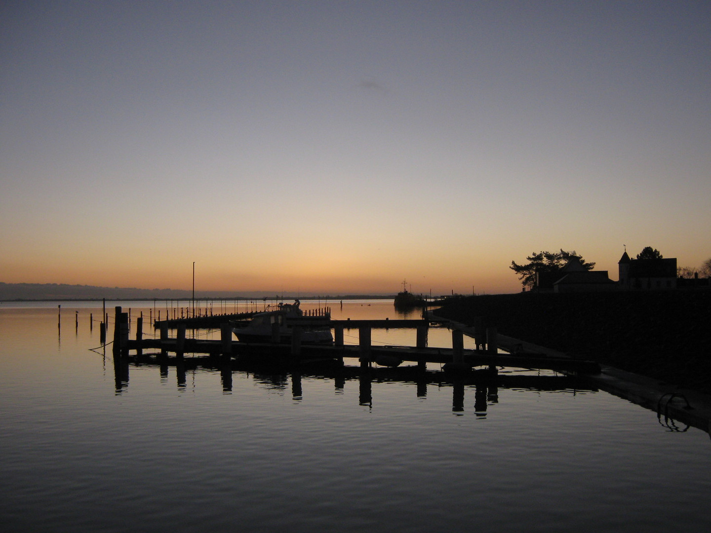 Sonnenaufgang am Hafen von Vitte (Hiddensee)