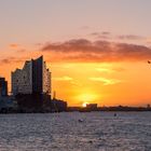 Sonnenaufgang am Hamburger Hafen