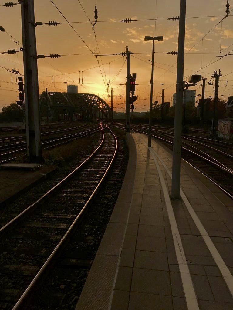 Sonnenaufgang am Hbf Köln