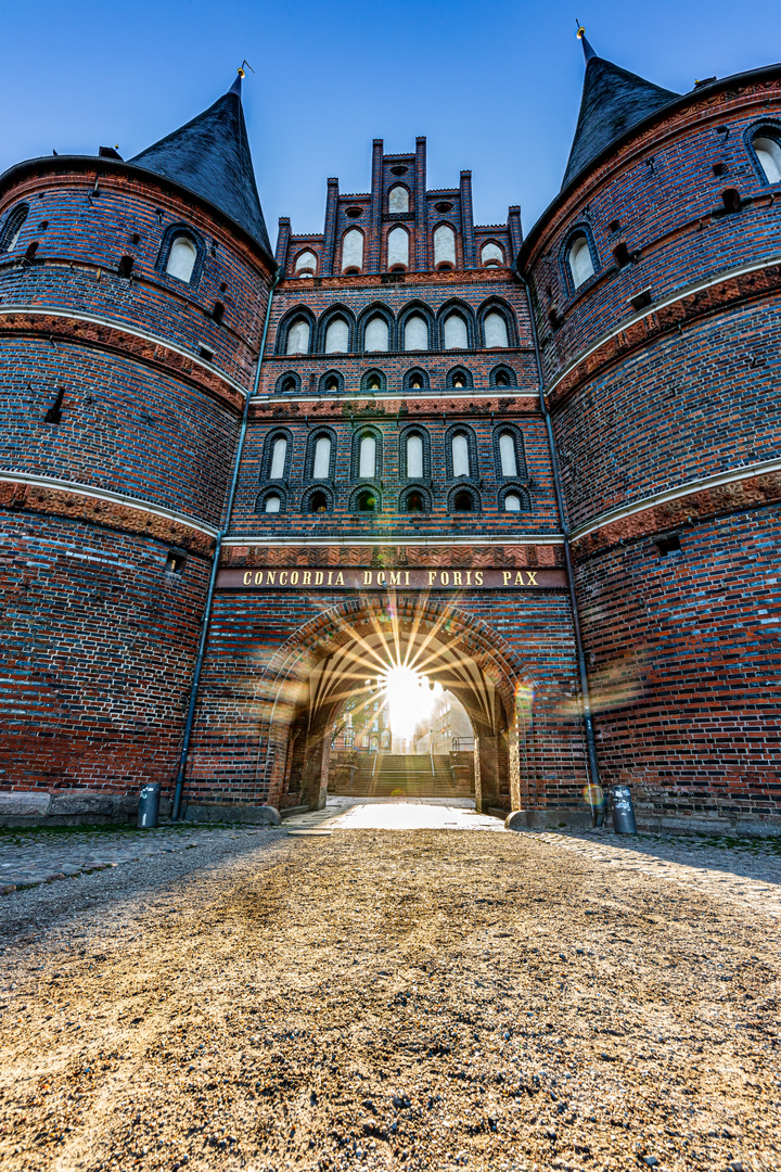 Sonnenaufgang am Holstentor