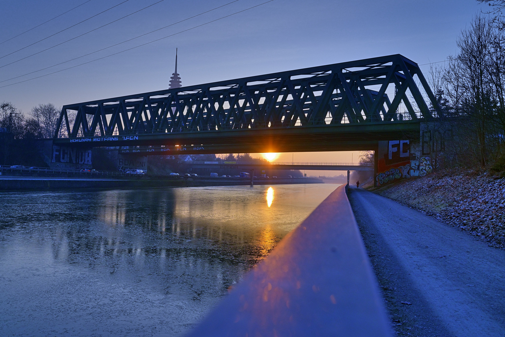 Sonnenaufgang am Kanal